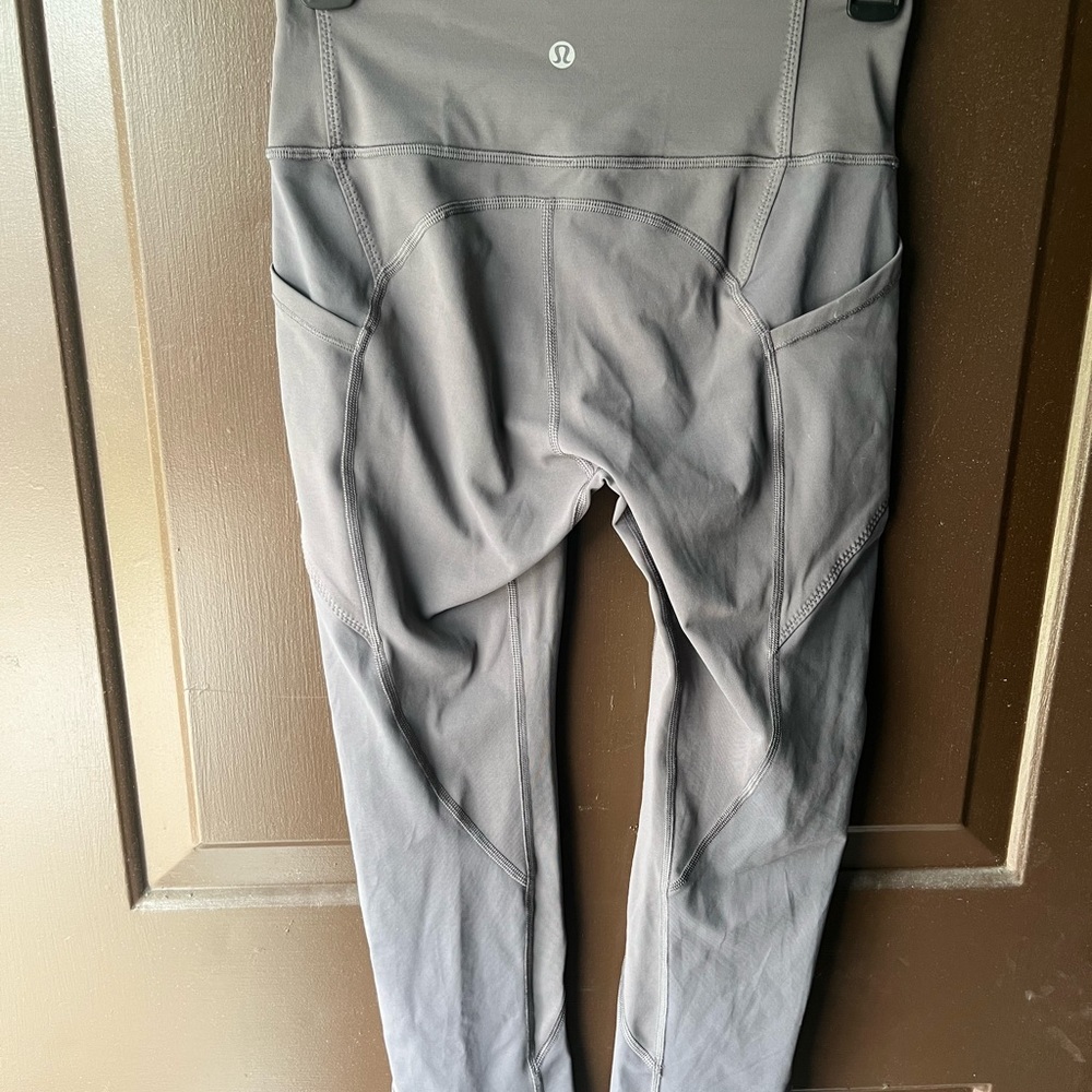 Lululemon leggings size 6